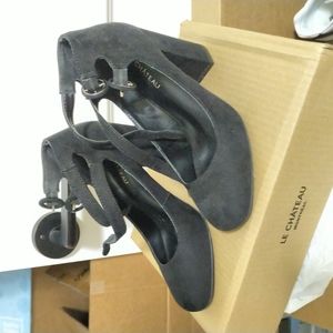 Le Chateau Almond Toe Ankle Strap Pump
